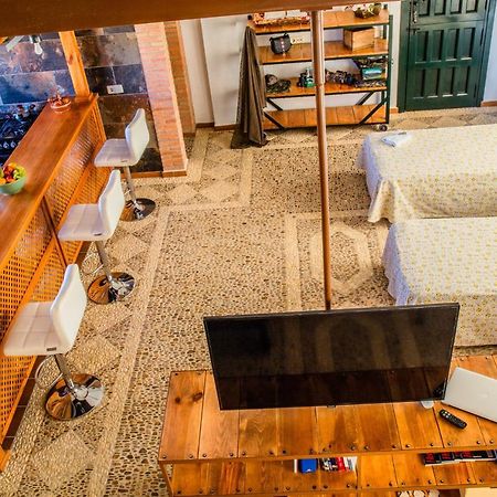 Apartamento Loft La Encina Torrejón el Rubio Exterior foto