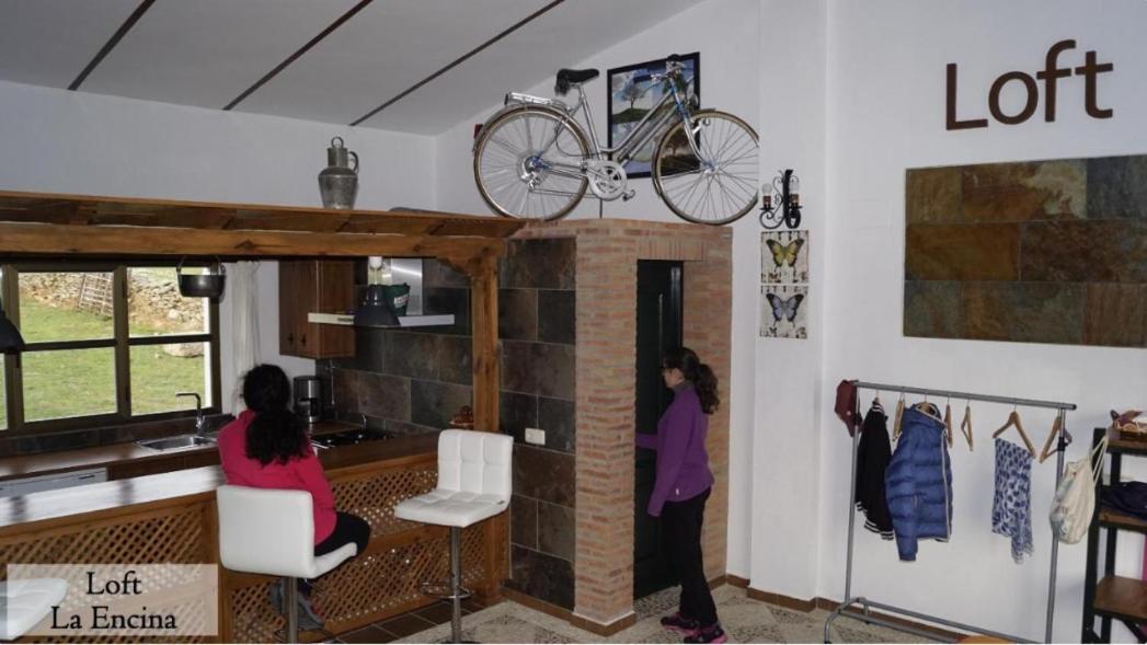 Apartamento Loft La Encina Torrejón el Rubio Exterior foto