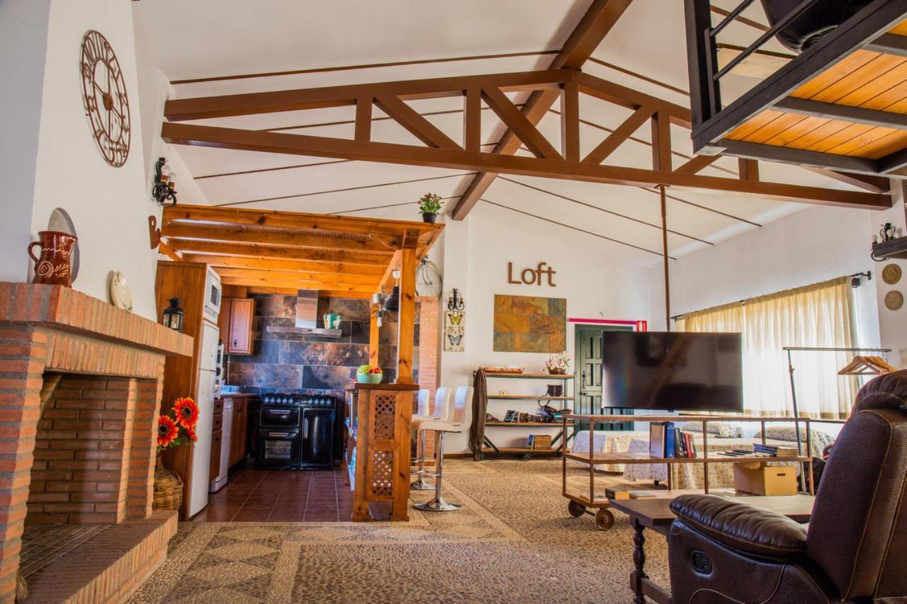 Apartamento Loft La Encina Torrejón el Rubio Exterior foto